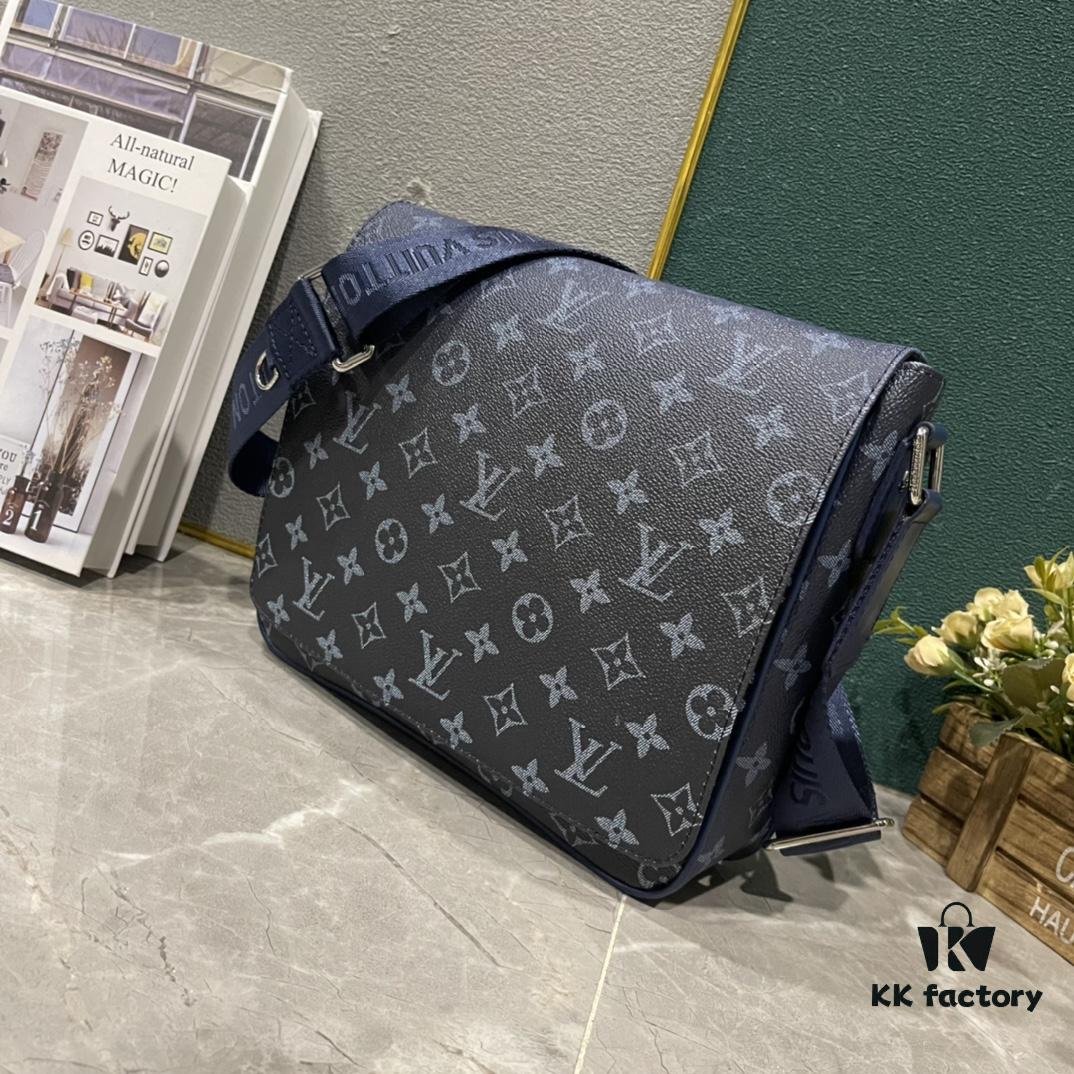 Upgraded Version 180 M11593 M46255 Gradient Green Gradient Blue Exclusive Men's Free Shipping Sling Bag Series DISTRICT Small Sling Bag