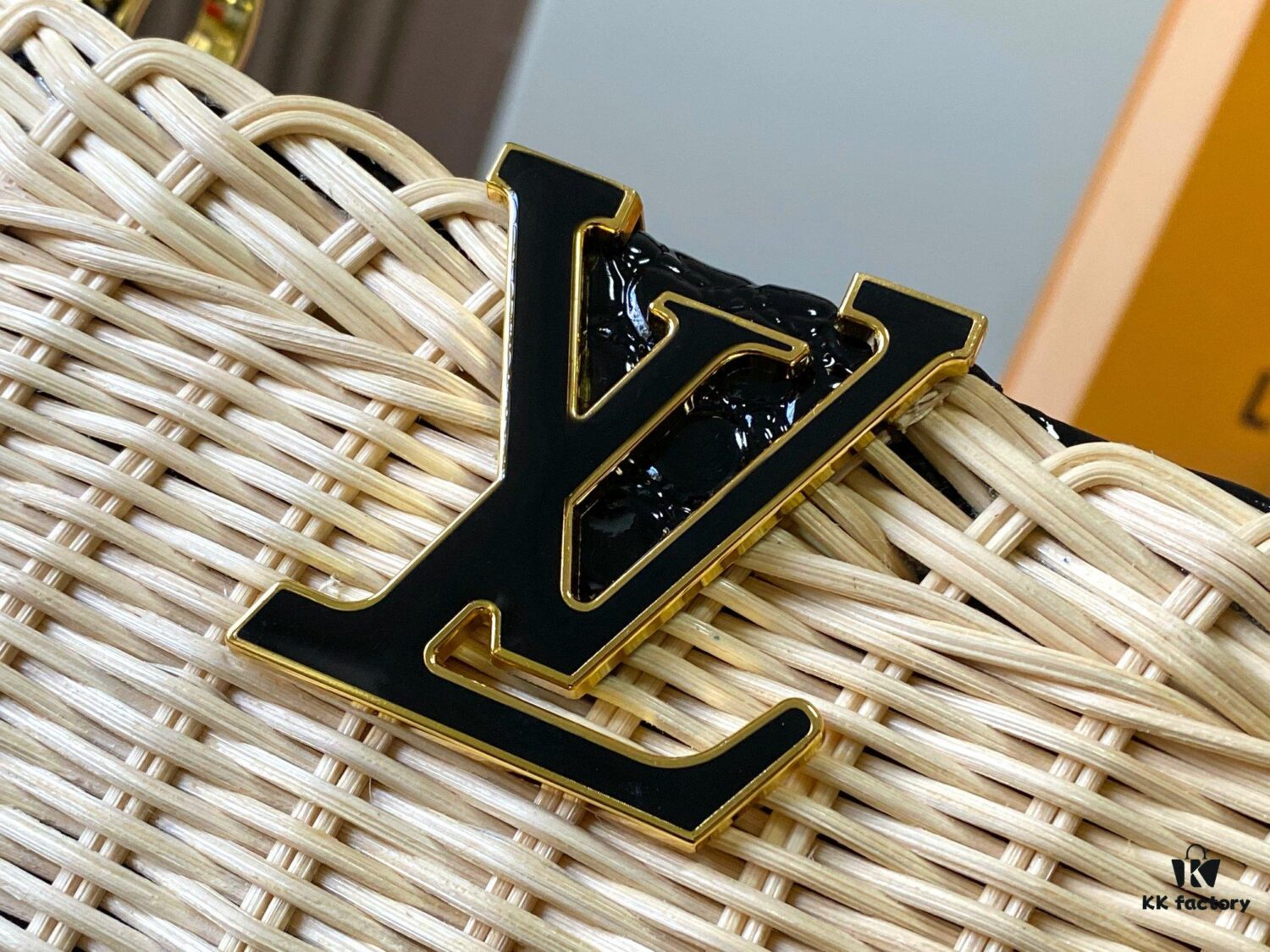 Upgraded M11619 Crocodile-Texture Capucines BB Bag