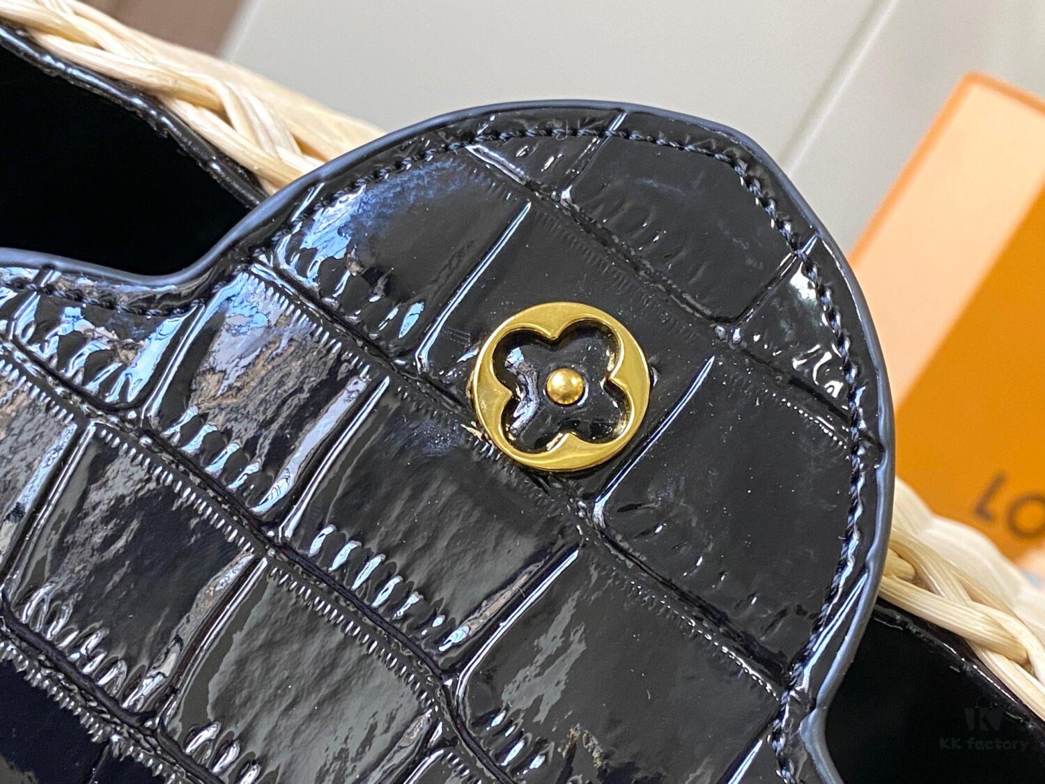 Upgraded M11619 Crocodile-Texture Capucines BB Bag