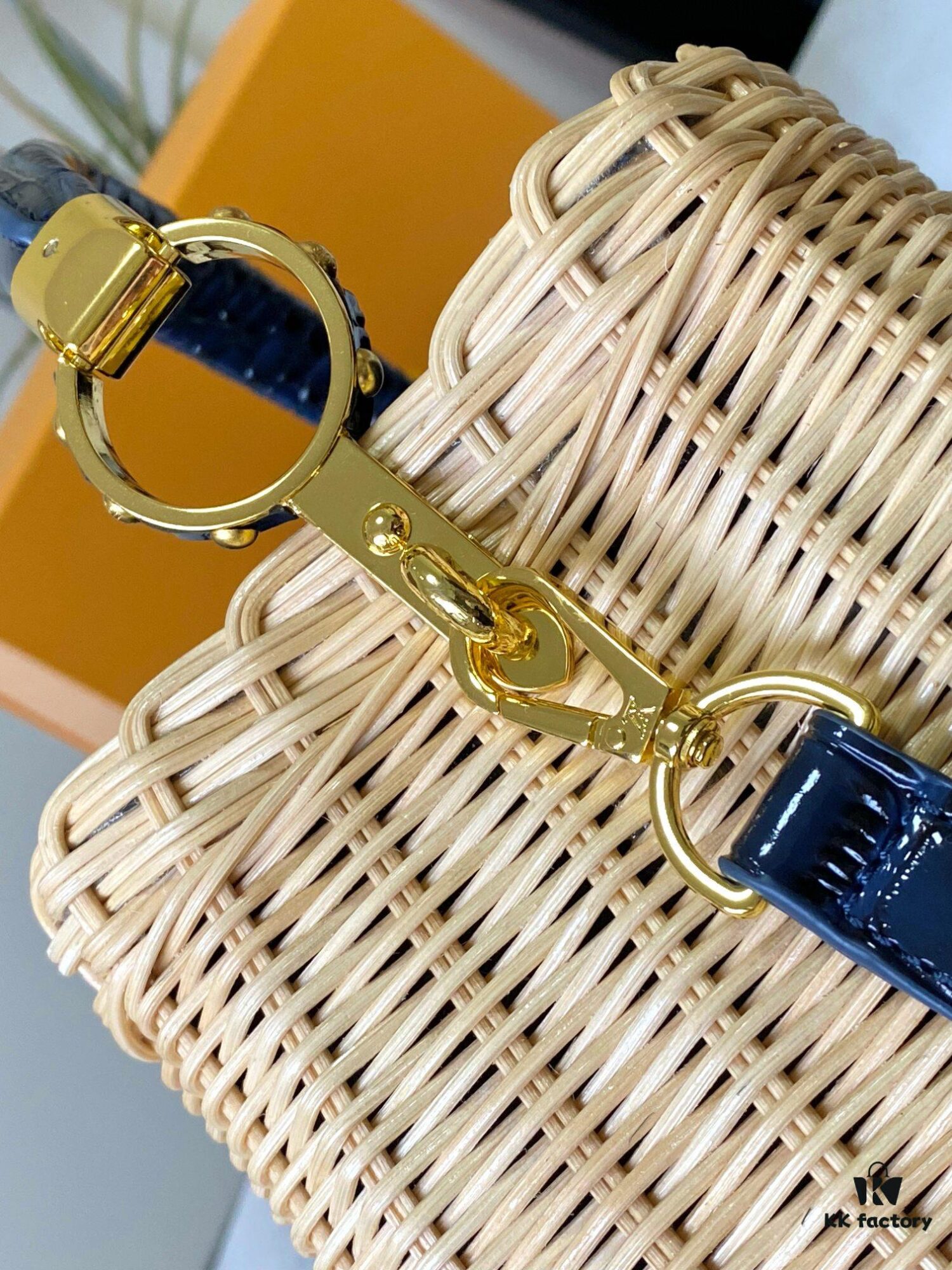 Upgraded M11619 Crocodile-Texture Capucines BB Bag