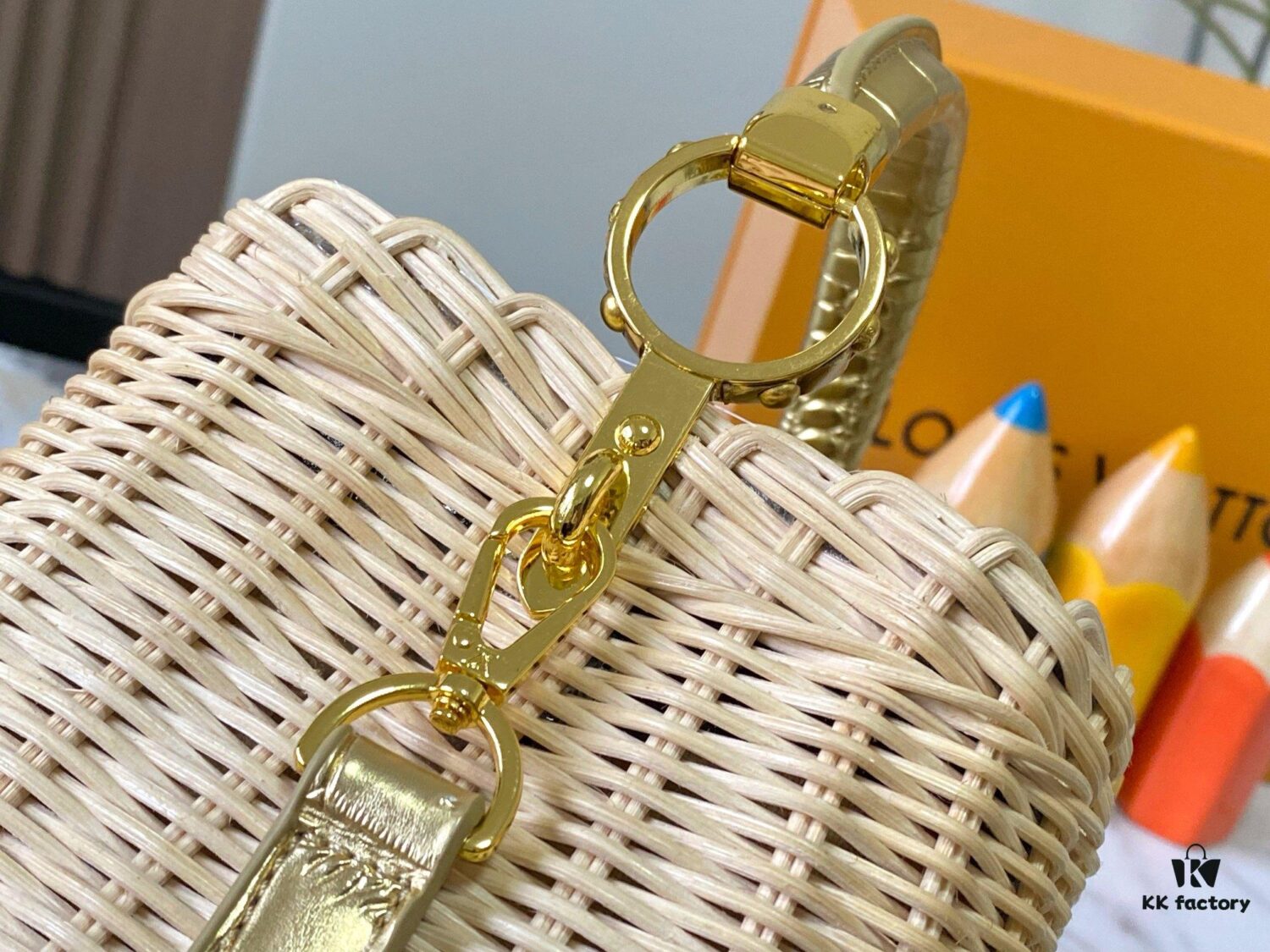 Upgraded M11619 Crocodile-Texture Capucines BB Handbag