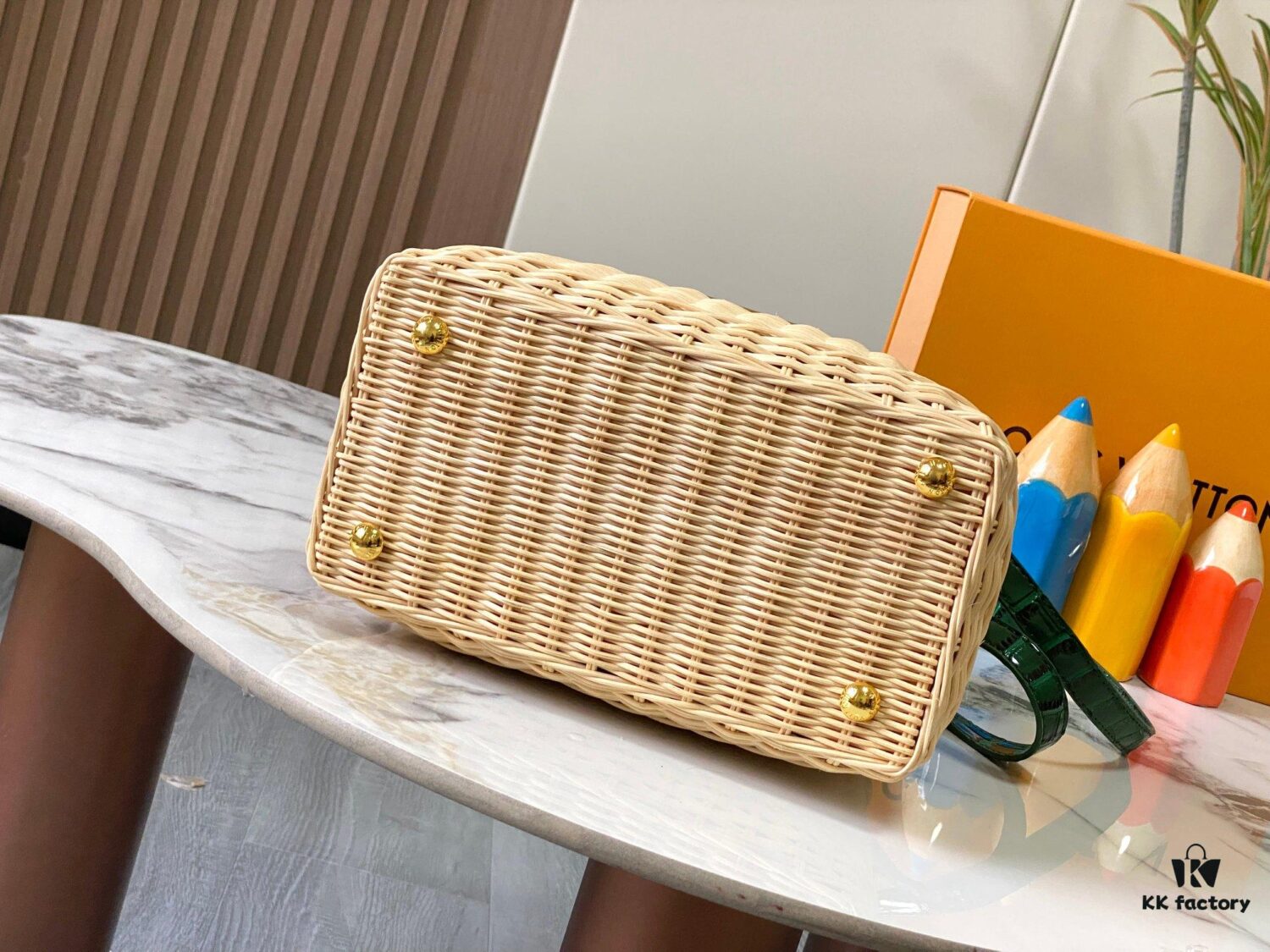 Upgraded M11619 Crocodile-Texture Capucines BB Handbag