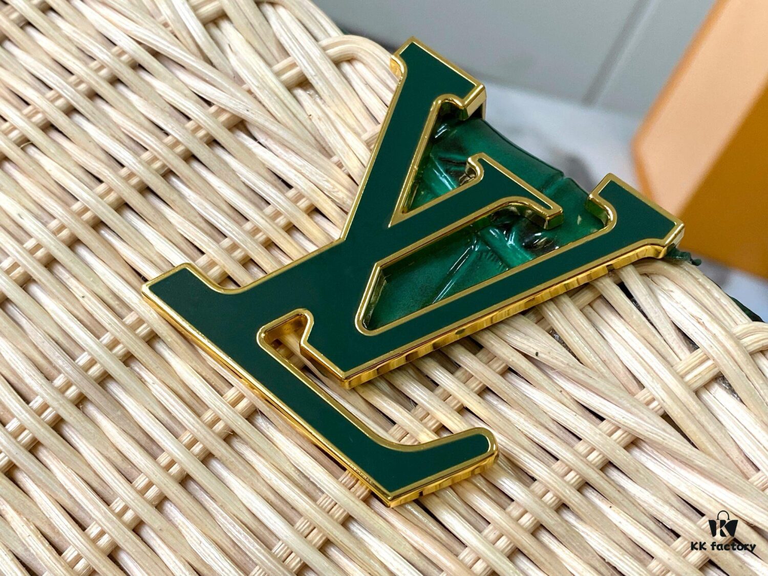 Upgraded M11619 Crocodile-Texture Capucines BB Handbag