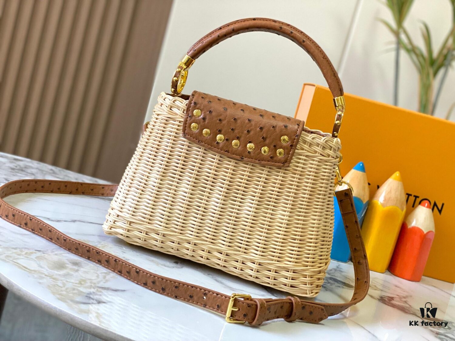 Upgraded M11618 Ostrich-Texture Capucines BB Handbag