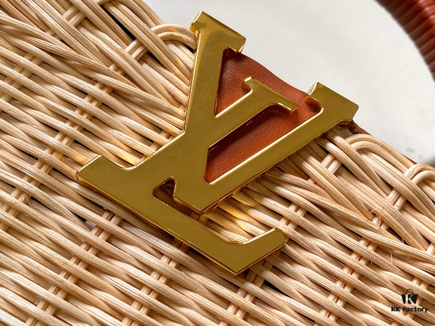 Upgraded M11616 Capucines BB Handbag