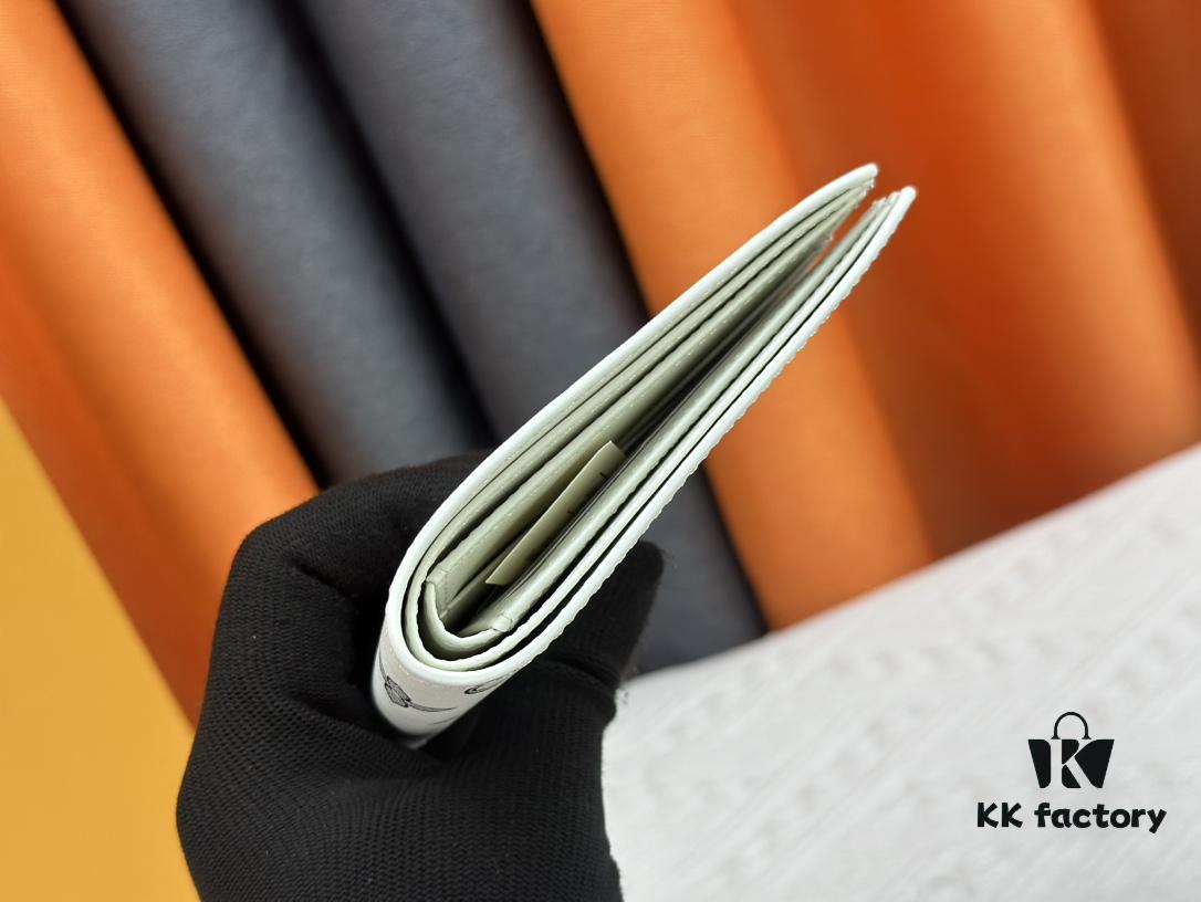 MULTIPLE Wallet M83380 White Short Wallet