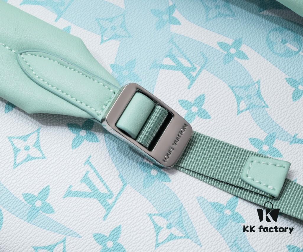 Upgraded Version DU SHI JIA PAI M22519 Green Louis Vuitton 2023 New Men's DISCOVERY Monogram Water Drop Small Backpack LV Graffiti Backpack, Versatile Styling, High-Capacity Daily Travel Essential