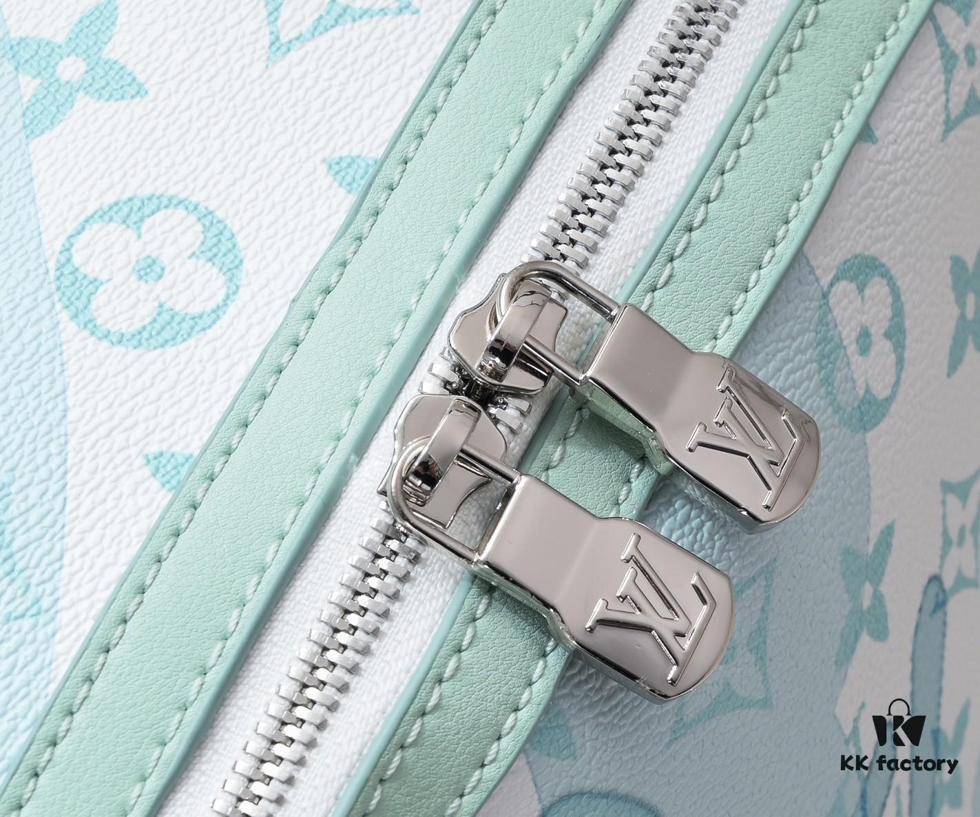 Upgraded Version DU SHI JIA PAI M22519 Green Louis Vuitton 2023 New Men's DISCOVERY Monogram Water Drop Small Backpack LV Graffiti Backpack, Versatile Styling, High-Capacity Daily Travel Essential