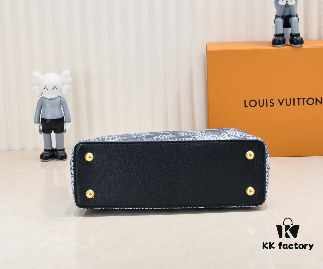 Upgraded Black M21726 Louis Vuitton x Yayoi Kusama Capsule Collection Reimagines the LV x YK Capucines Medium Handbag in a Surreal Dreamscape, Drawing Inspiration from the Japanese Artist's 'My Eternal Soul' Series Since 2009, Featuring Eccentric Faces and Organic Forms. The Artistic Design Is Enhanced with Printed and Embroidered Motifs on Luxurious Taurillon Leather, Making It a Distinguished Addition to Any Art-Inspired Collection.