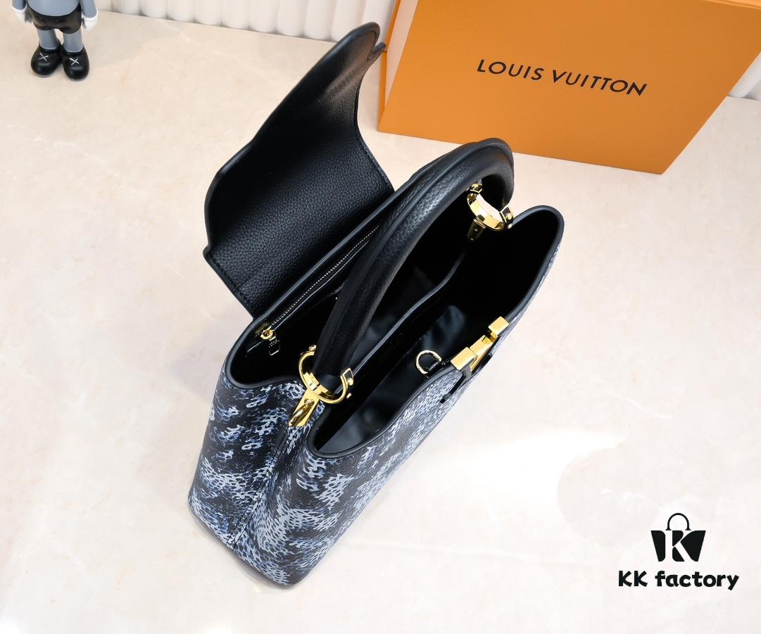 Upgraded Black M21726 Louis Vuitton x Yayoi Kusama Capsule Collection Reimagines the LV x YK Capucines Medium Handbag in a Surreal Dreamscape, Drawing Inspiration from the Japanese Artist's 'My Eternal Soul' Series Since 2009, Featuring Eccentric Faces and Organic Forms. The Artistic Design Is Enhanced with Printed and Embroidered Motifs on Luxurious Taurillon Leather, Making It a Distinguished Addition to Any Art-Inspired Collection.