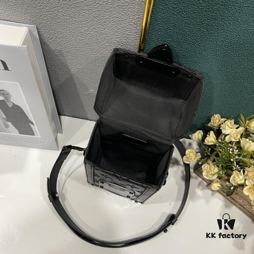 Upgraded Version M82077 M82070 Black Flower, Aged Flower, Full Leather Embossing Latest Model Vertical Trunk Mini Phone Bag