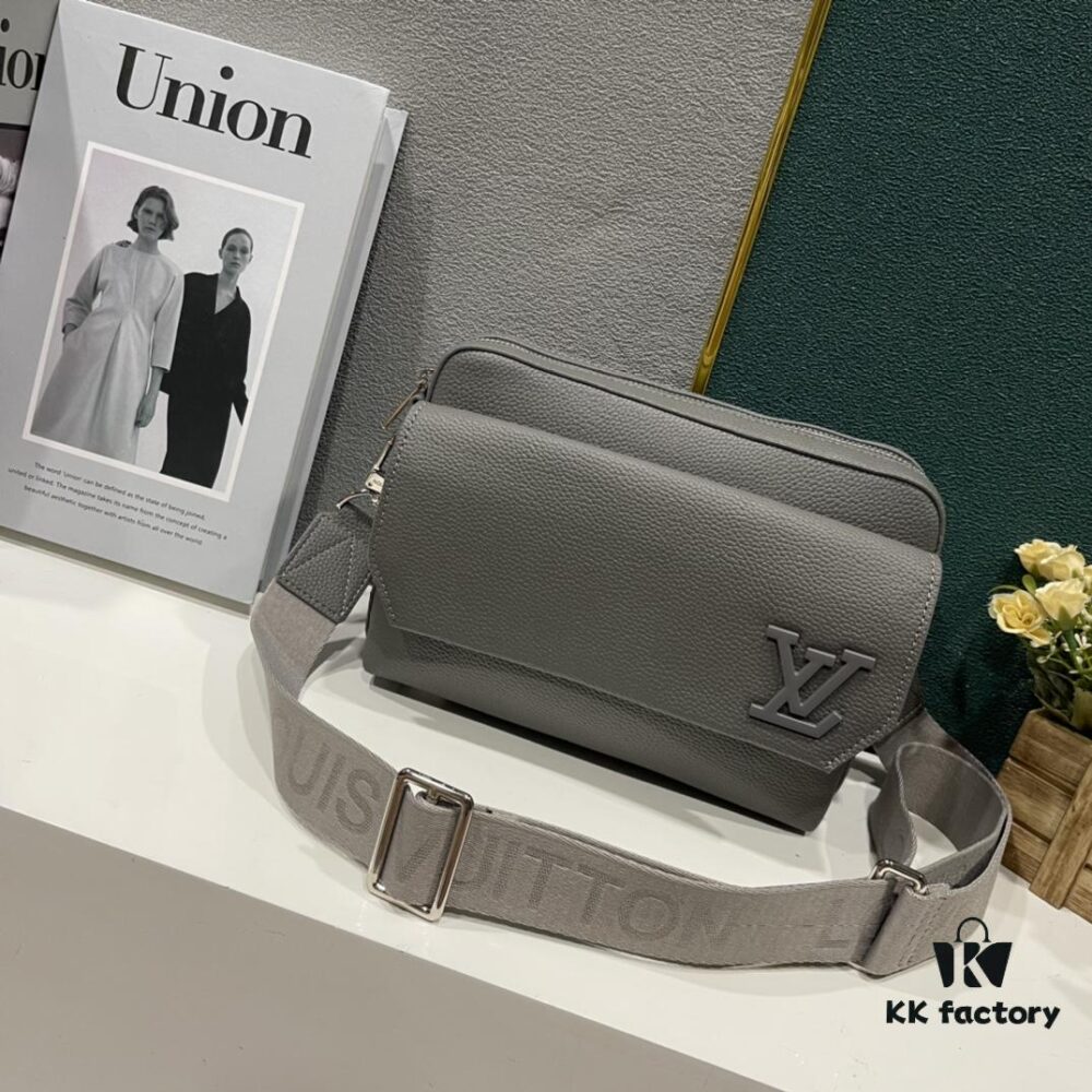 Upgraded M22482 M22611 Latest Fastline Messenger Bag in Soft Cowhide Leather