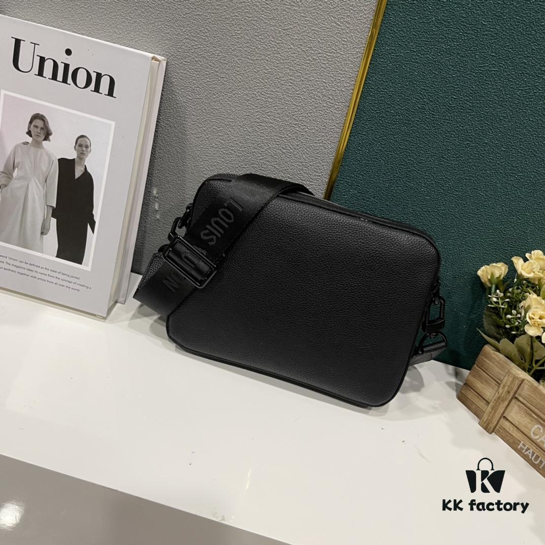 Upgraded Latest Model M22482 M22611 Fastline Messenger Bag in Soft Cow Leather