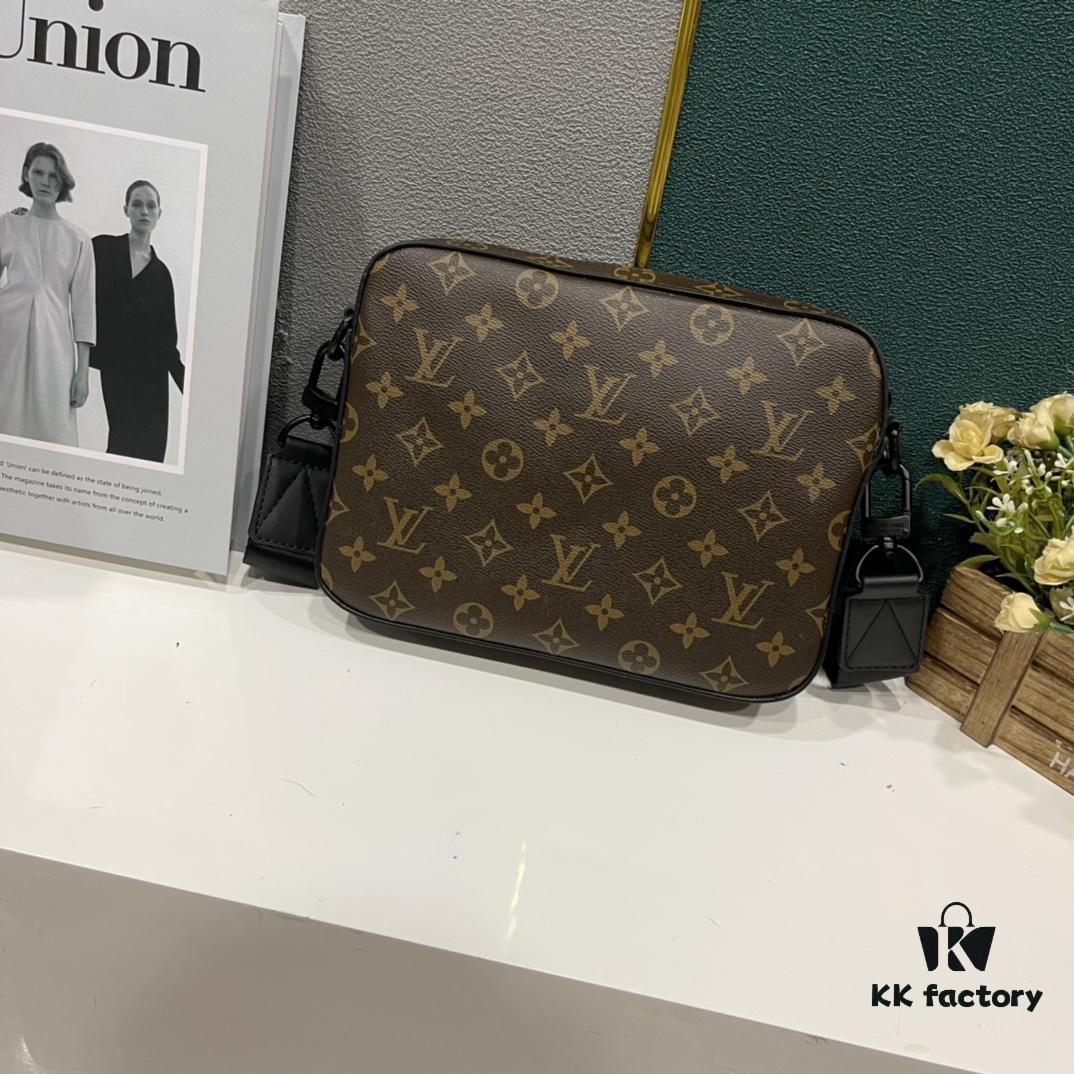 Upgraded Latest Model M22482 M22611 Fastline Messenger Bag in Soft Cow Leather