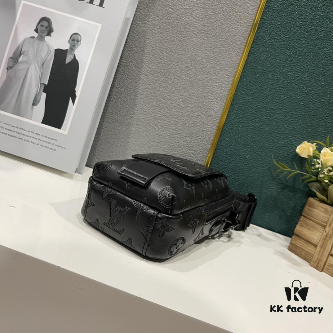 Upgraded Version! Latest Release! M81321 M81323 M81005 Black Gray Floral, Black Embossed, Gray Embossed FLAP DOUBLE Phone Bag — A Collaboration Between Japanese Designer and DJ Nigo and Virgil Abloh for the NIGO® x Louis Vuitton Capsule Collection. This Flap Double phone bag features a black-silver two-tone design with a flap-style messenger silhouette, ideal for carrying your phone and daily essentials.