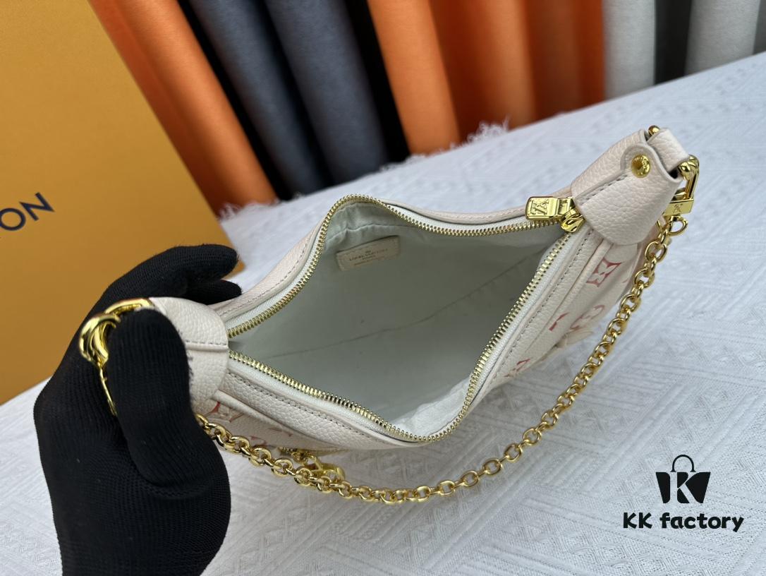 Upgraded Original ⭐️ New Embossed Silk-Screen Moon Bag 🔥 Model: M81166 M81098 🔥🔥 Latest Arrival Moon Bag 🌙! Nicolas Ghesquière Revisits the Croissant Bag from Louis Vuitton Archives, Introducing the Loop Crescent-Shaped Bag in the 2022 Spring Collection