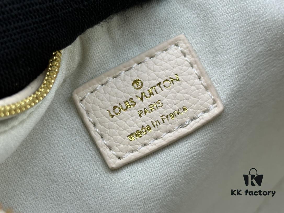 Upgraded Original ⭐️ New Embossed Silk-Screen Moon Bag 🔥 Model: M81166 M81098 🔥🔥 Latest Arrival Moon Bag 🌙! Nicolas Ghesquière Revisits the Croissant Bag from Louis Vuitton Archives, Introducing the Loop Crescent-Shaped Bag in the 2022 Spring Collection