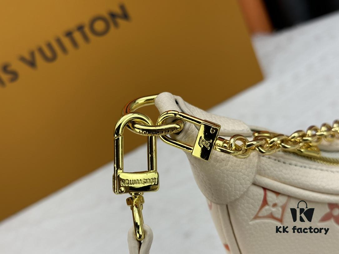 Upgraded Original ⭐️ New Embossed Silk-Screen Moon Bag 🔥 Model: M81166 M81098 🔥🔥 Latest Arrival Moon Bag 🌙! Nicolas Ghesquière Revisits the Croissant Bag from Louis Vuitton Archives, Introducing the Loop Crescent-Shaped Bag in the 2022 Spring Collection