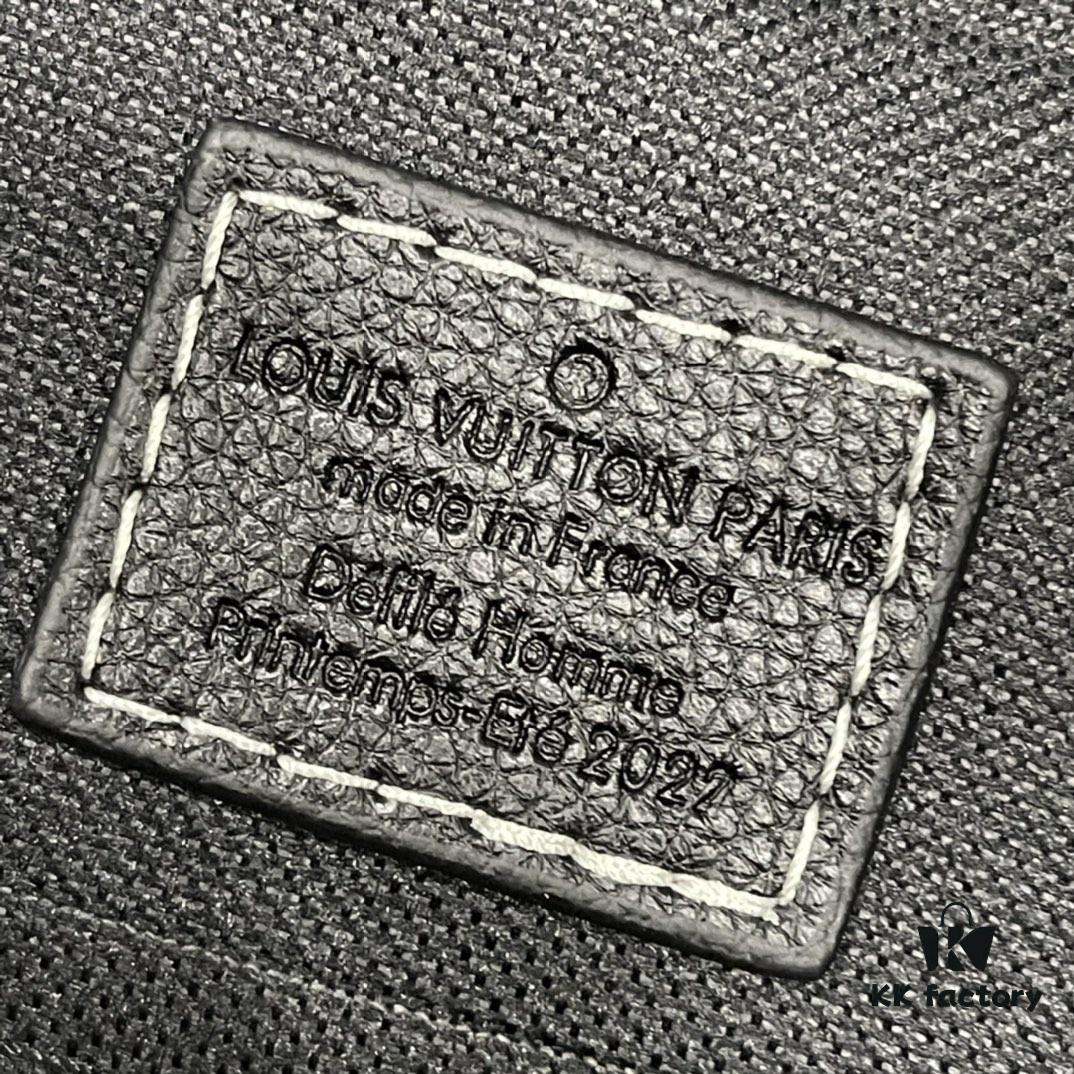 Upgraded M46340 69443 45320 2022 Official New Arrival 3D Printed Trio Messenger Bag Embodying the Trendy Charm of Damier Spray