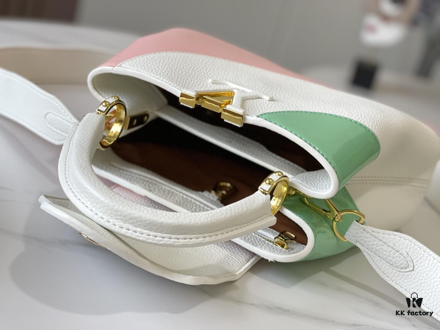 Upgraded M59864 Pure White Three-Tone Gold-Plated Capucines BB Handbag