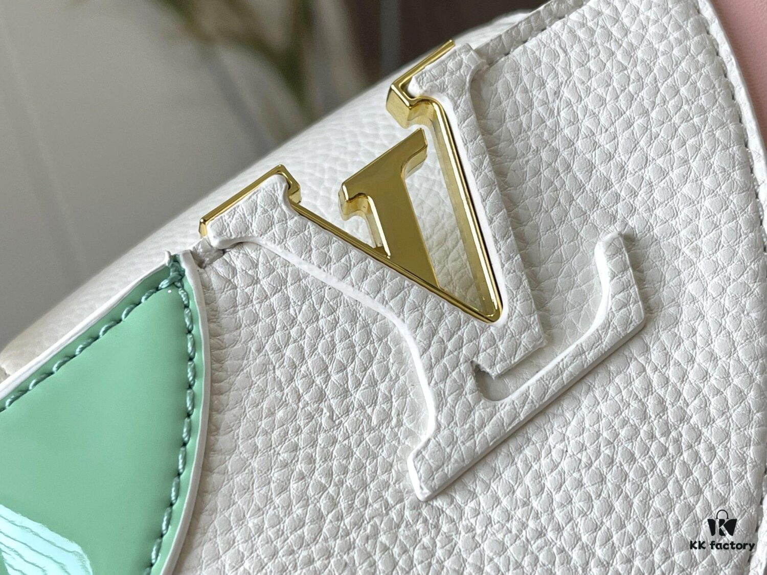 Upgraded M59863 Pure White Three-Tone Gold-Plated Mini Capucines Bag