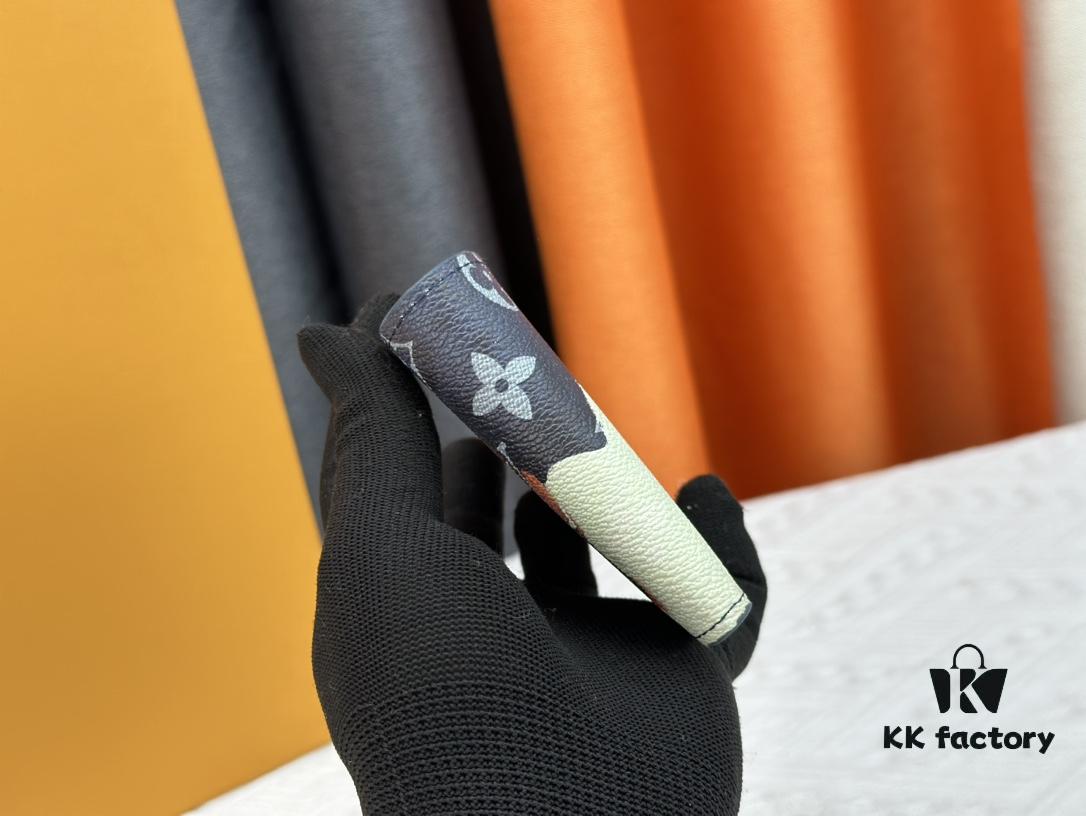 Wallet Model: N60895 Balsa Printed Louis Vuitton Classic Brazza Wallet