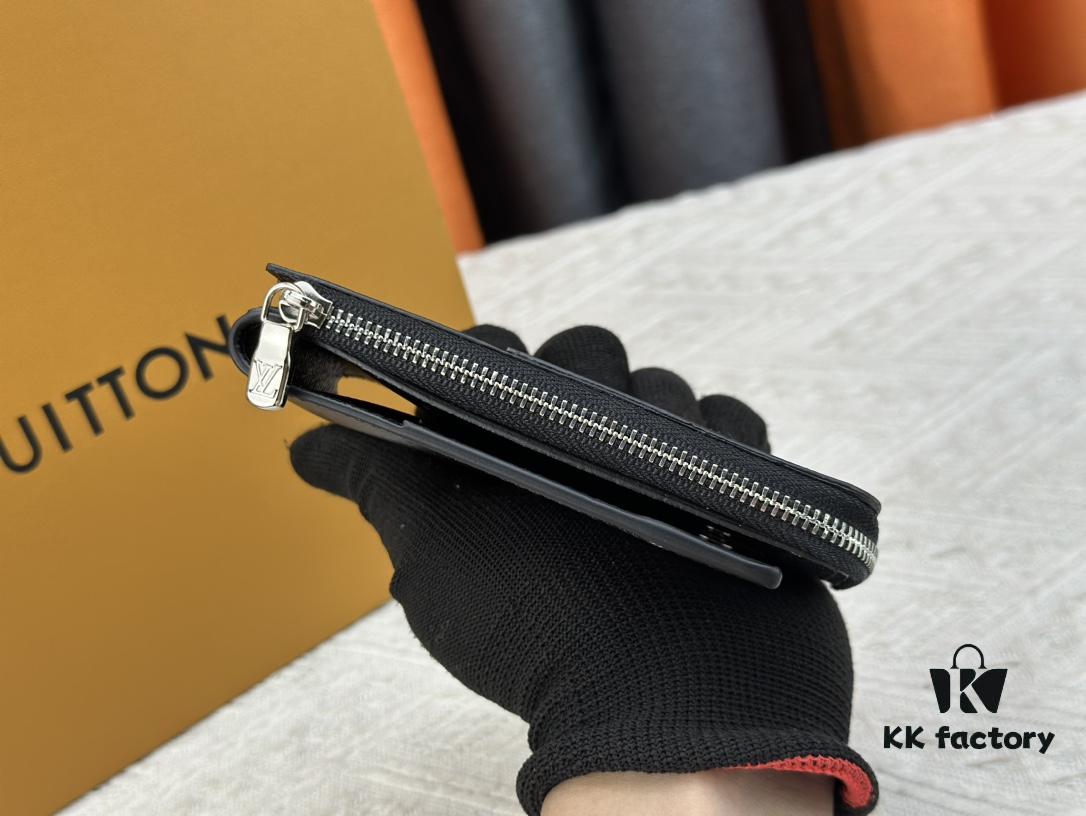 Top-Grade Original This New Hybrid Wallet is Crafted from Black Monogram Shadow Leather, Ingeniously Combining a Card Holder with Louis Vuitton's Best-Selling Multiple Wallet