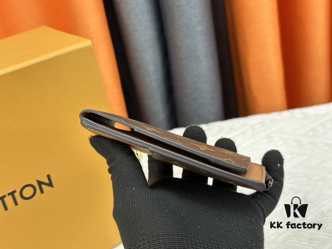 Top Original This New Hybrid Wallet is Made of Black Monogram Shadow Leather, Ingeniously Combining a Card Holder with Louis Vuitton's Best-Selling Multiple Wallet