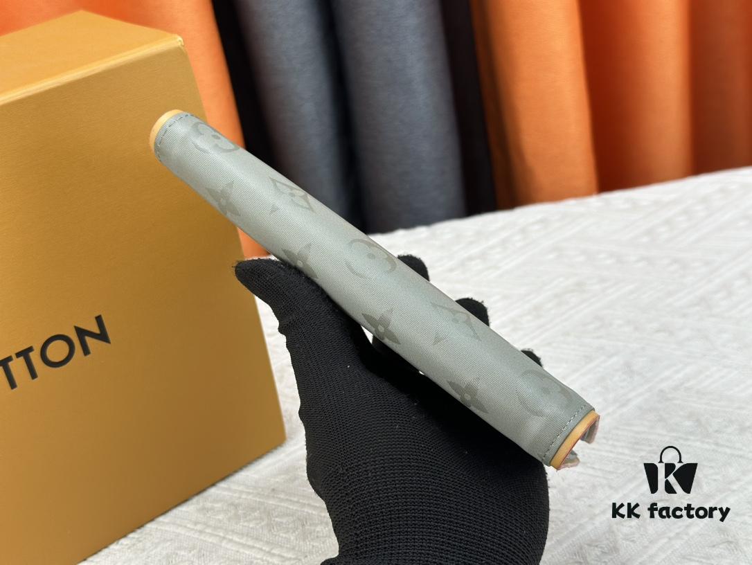 Wallet Model: N62665 M63236 Louis Vuitton Classic Brazza Wallet