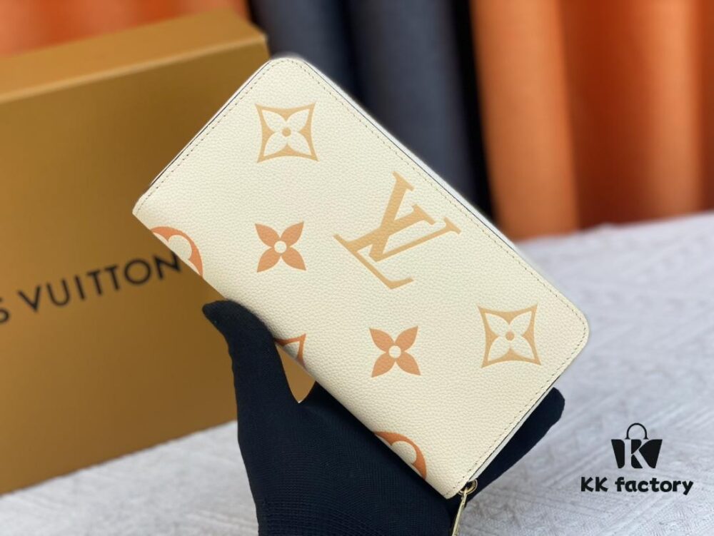 Top Original 💎 By The Pool Collection Zipped Wallet in Monogram Empreinte Leather