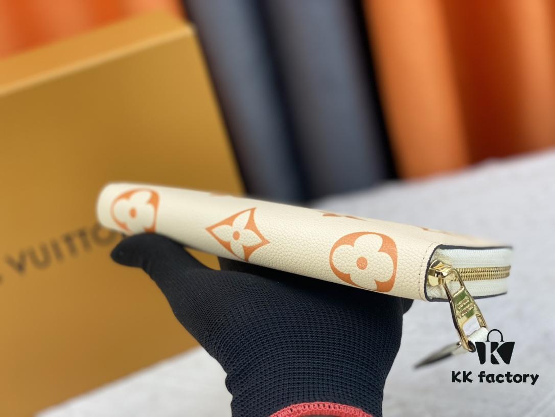 Top Original 💎 By The Pool Collection Zipped Wallet in Monogram Empreinte Leather