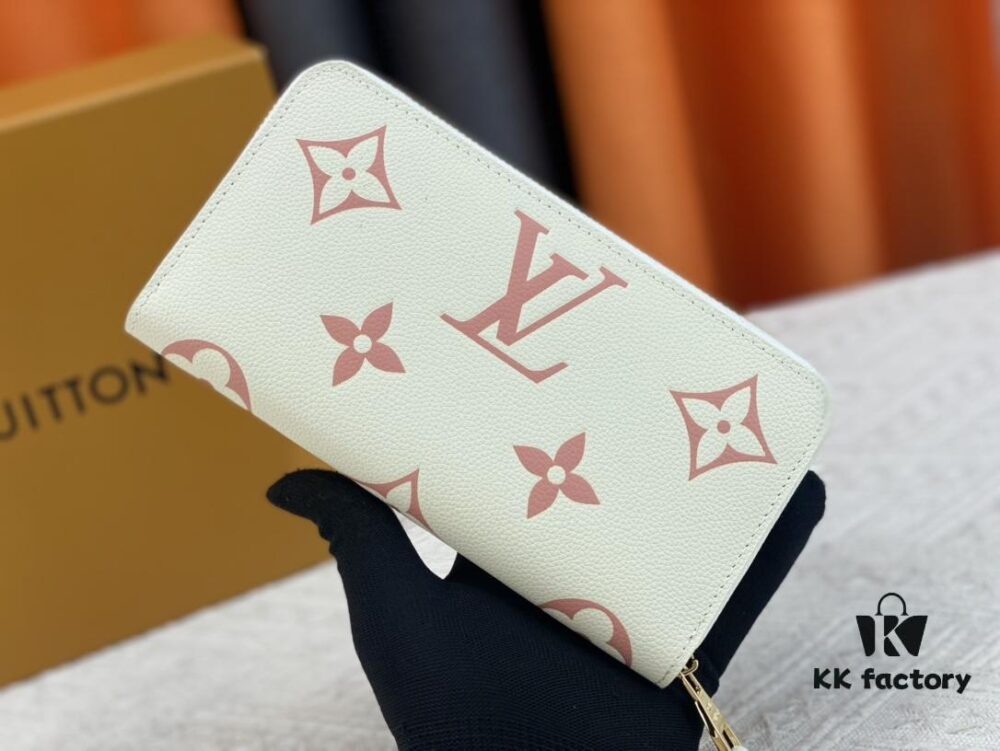 Top Original 💎 By The Pool Collection Zipped Wallet in Monogram Empreinte Leather