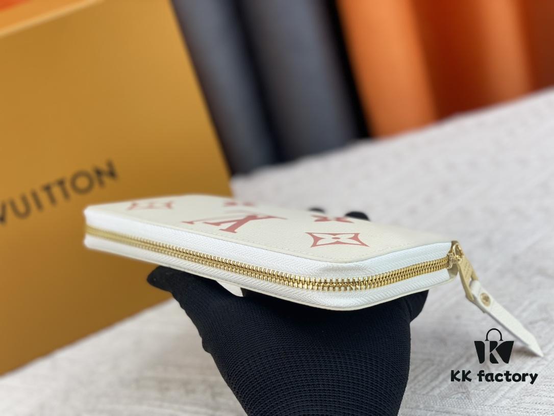 Top Original 💎 By The Pool Collection Zipped Wallet in Monogram Empreinte Leather