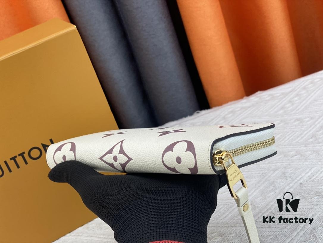 Top Original 💎 By The Pool Collection Zipped Wallet in Monogram Empreinte Leather