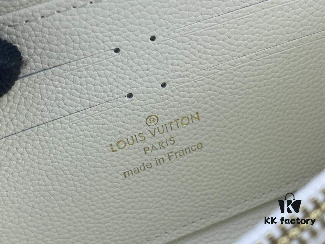 Top Original 💎 By The Pool Collection Zipped Wallet in Monogram Empreinte Leather