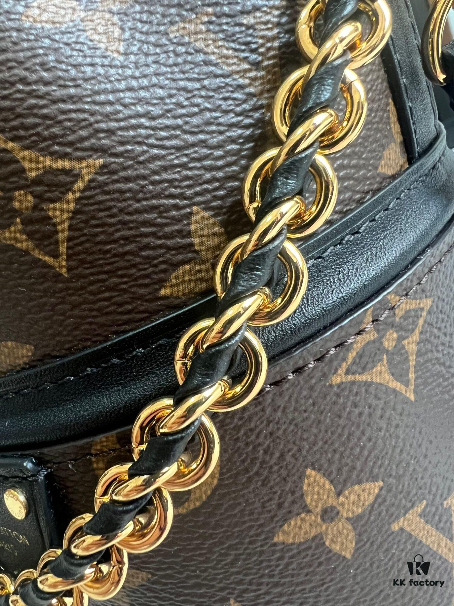 693077a26e68136f4d9a67bb Top Quality Original Order Exclusive Real Shot M83480 Monogram New Canoe Bag Bucket Bag with Chain