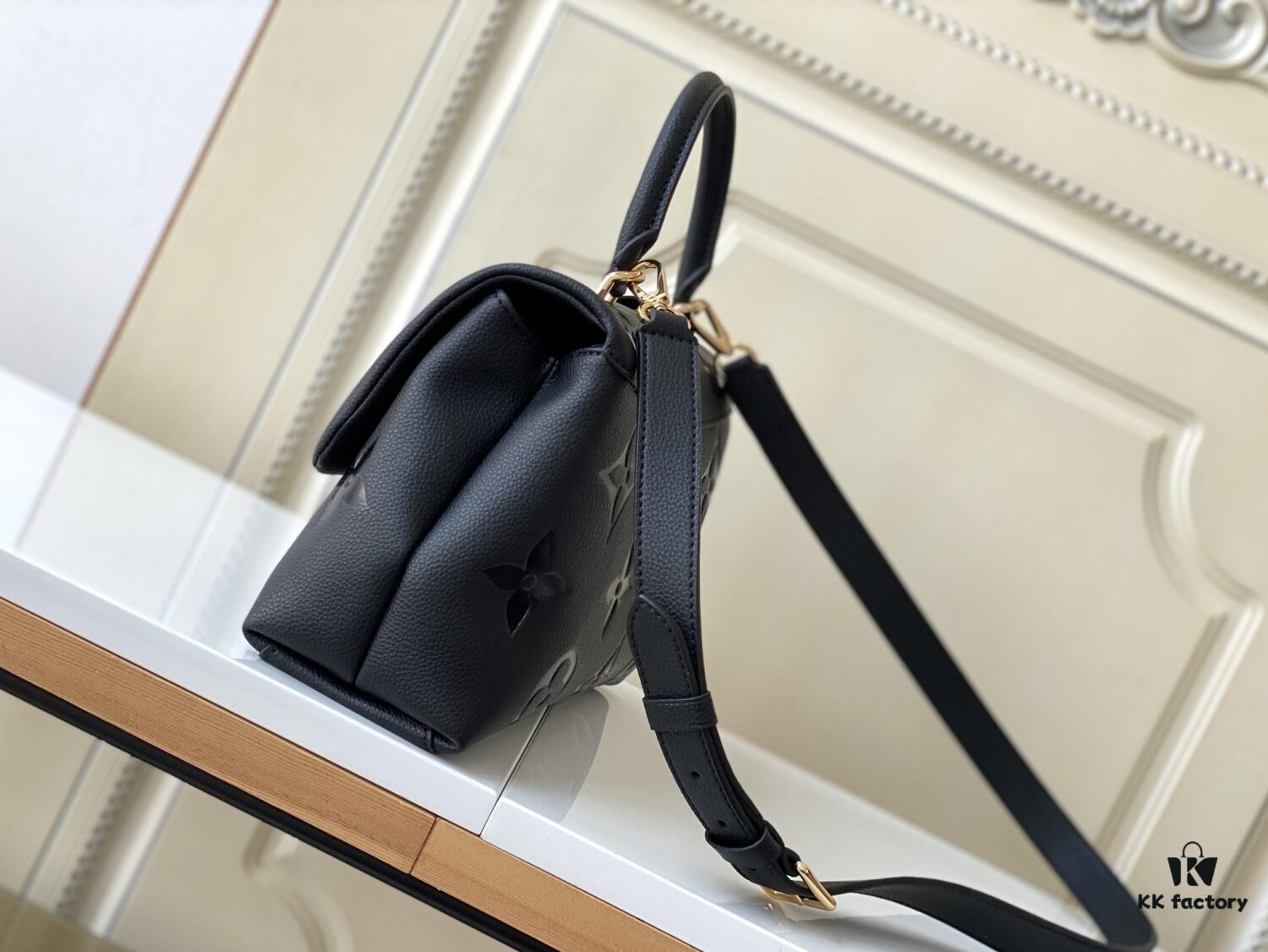 Price Adjustment [Haiyuan External Single Home Purchase] Large Size M45976 Black M46041 Apricot Print MADELEINE Louis Vuitton New Madeleine Medium Handbag in Monogram Empreinte Embossed Leather