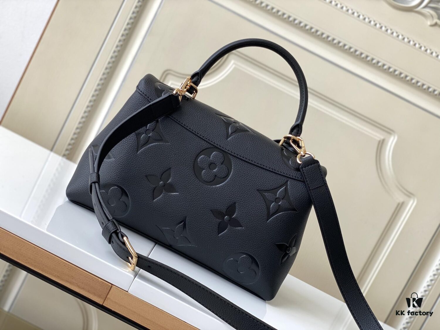 Price Adjustment [Haiyuan External Single Home Purchase] Large Size M45976 Black M46041 Apricot Print MADELEINE Louis Vuitton New Madeleine Medium Handbag in Monogram Empreinte Embossed Leather