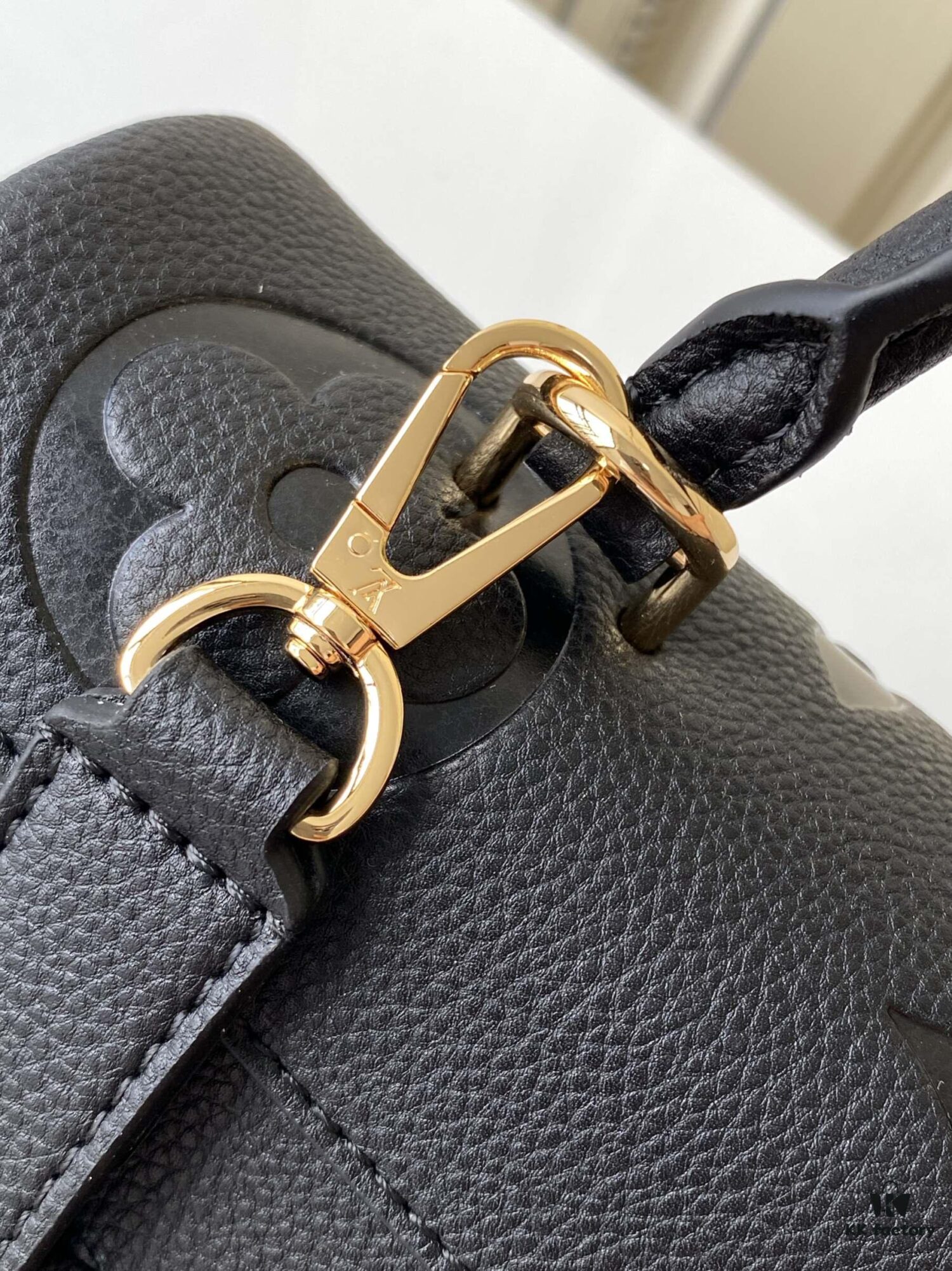 Price Adjustment [Haiyuan External Single Home Purchase] Large Size M45976 Black M46041 Apricot Print MADELEINE Louis Vuitton New Madeleine Medium Handbag in Monogram Empreinte Embossed Leather