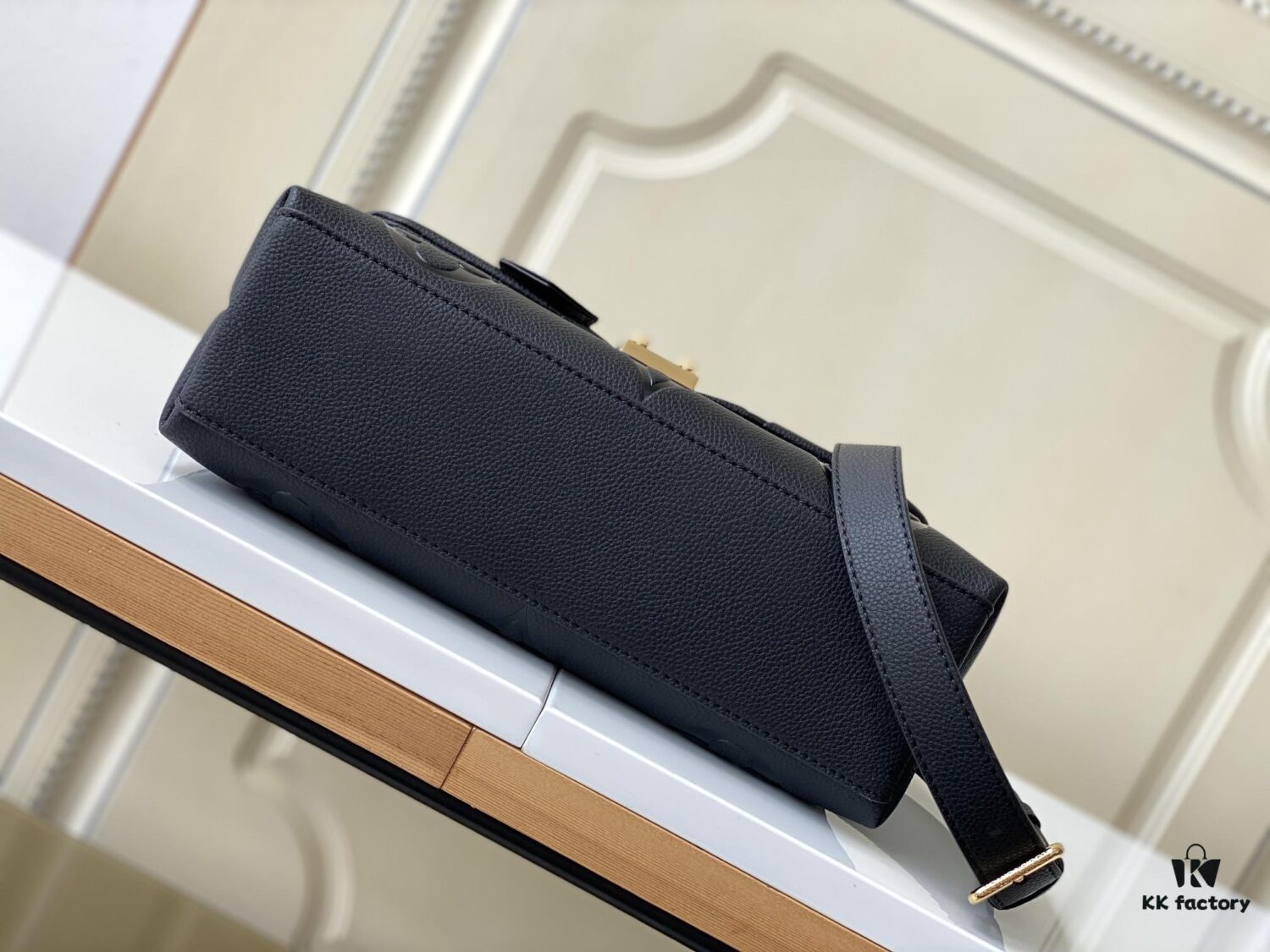 Price Adjustment [Haiyuan External Single Home Purchase] Large Size M45976 Black M46041 Apricot Print MADELEINE Louis Vuitton New Madeleine Medium Handbag in Monogram Empreinte Embossed Leather