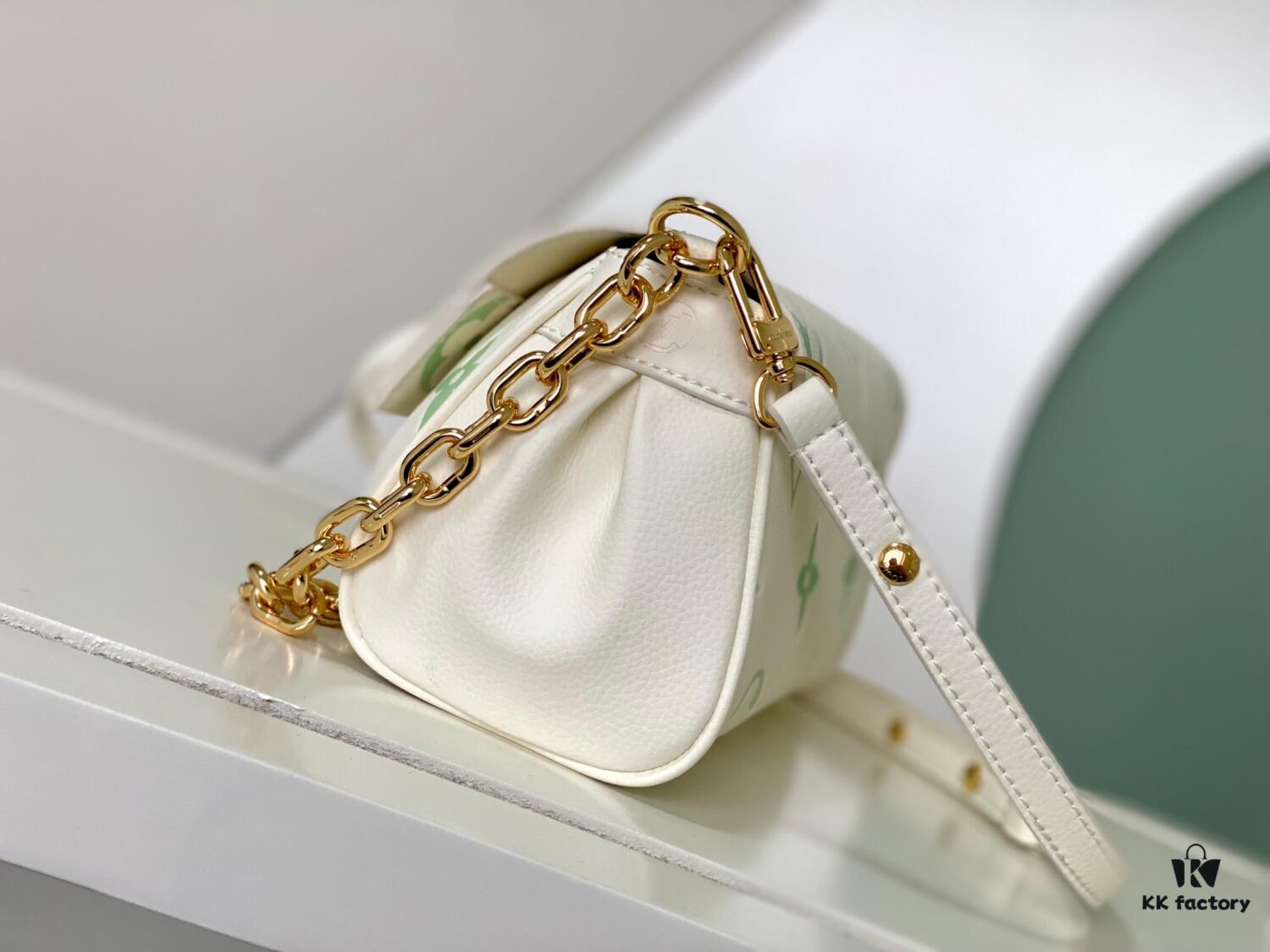 FAVORITE Handbag m46842 Matcha Green (Milk)