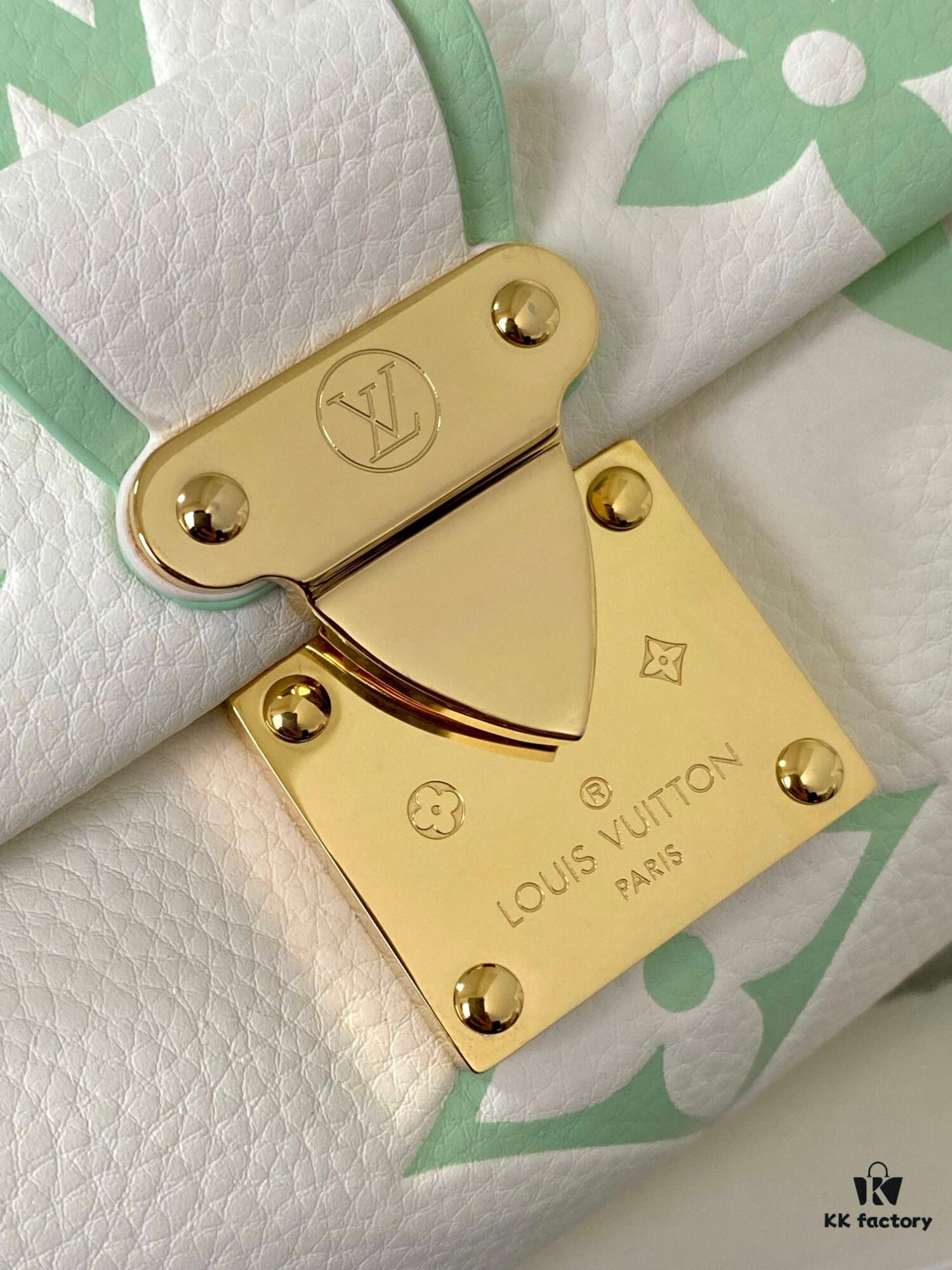 FAVORITE Handbag m46842 Matcha Green (Milk)