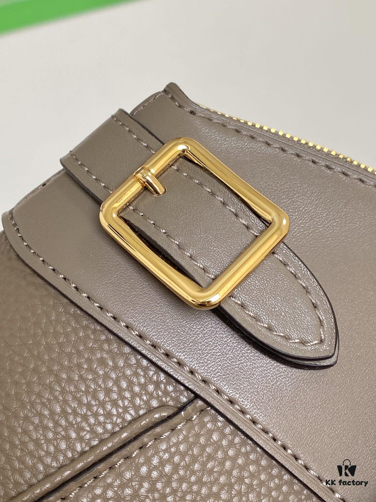 M22927 Gray Lock It MM Bag Fine and Practical