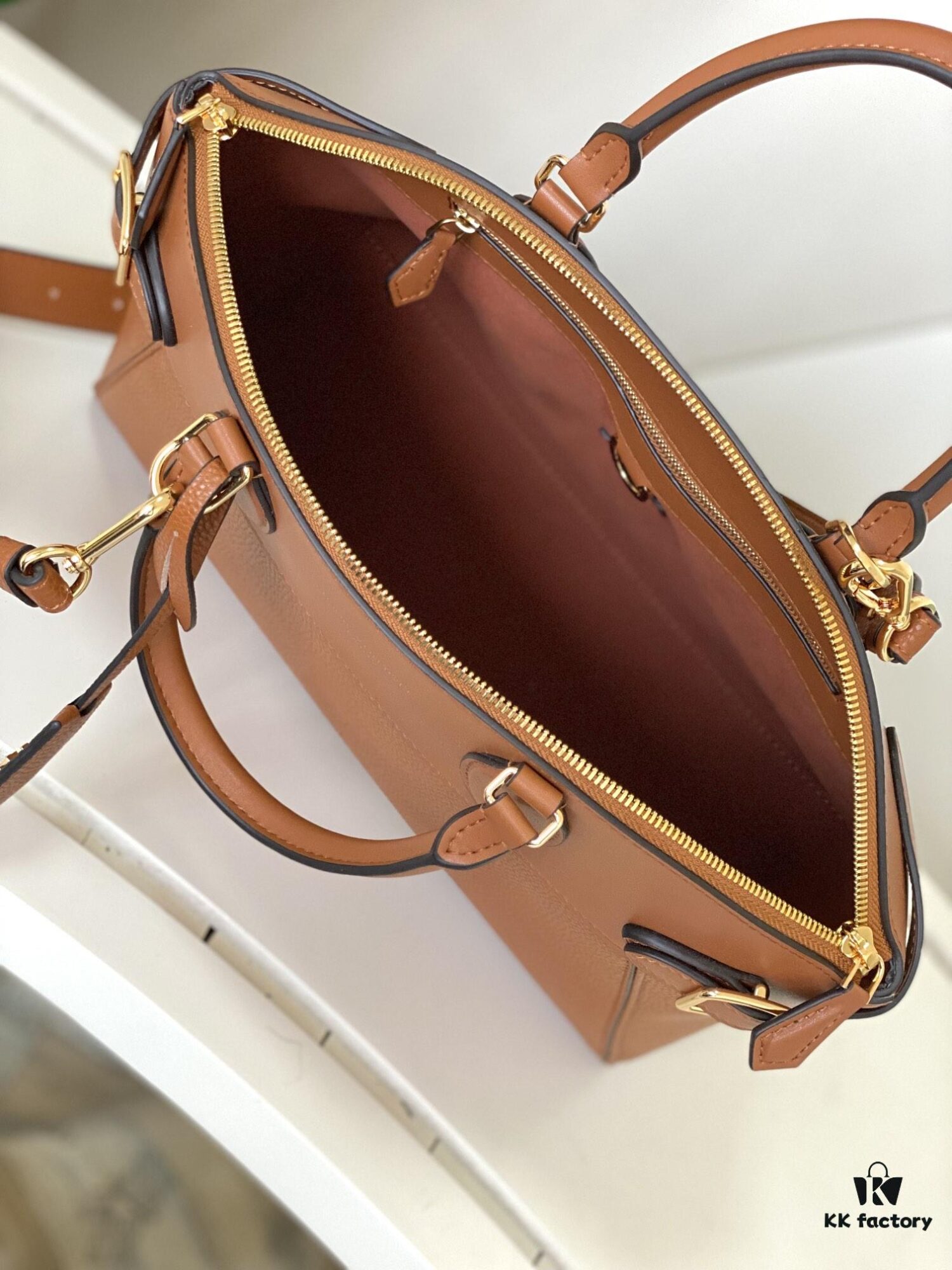 M22925 Brown Lock It MM Bag