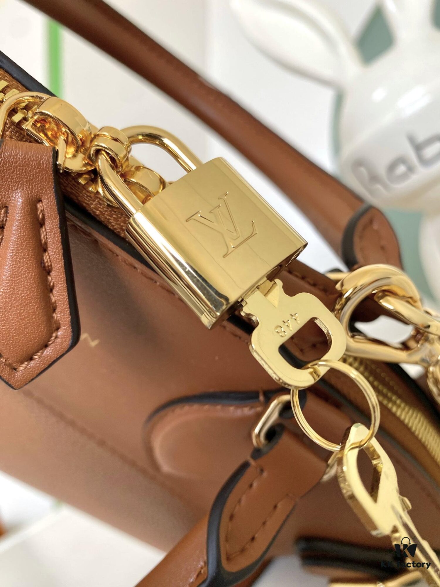 M22925 Brown Lock It MM Bag