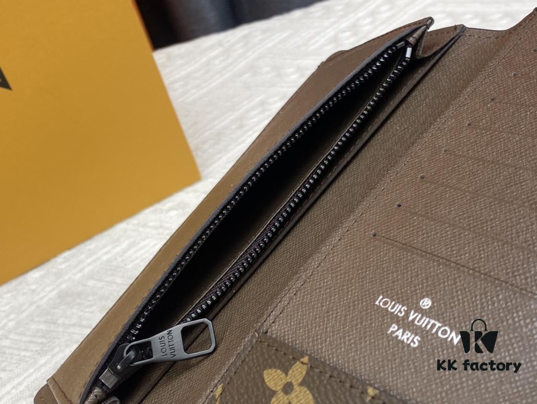 Wallet Model: N62665 Blue with Coffee-Colored Louis Vuitton Classic Brazza Wallet