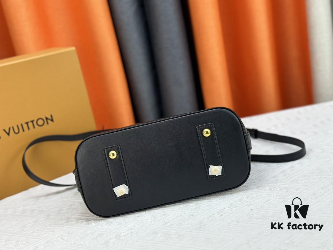 Model: M23666 Shell Bag 💋💋 This Alma BB Handbag Draws Inspiration from the Diamond-Quilted Lining of Louis Vuitton's Rigid Trunks