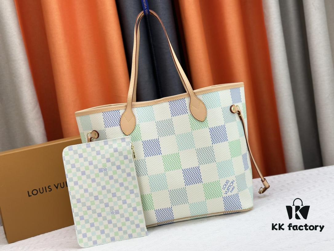 M40995 Medium Shopping Bag 💋💋 Louis Vuitton New Neverfull, A Fresh Take on a Classic Handbag