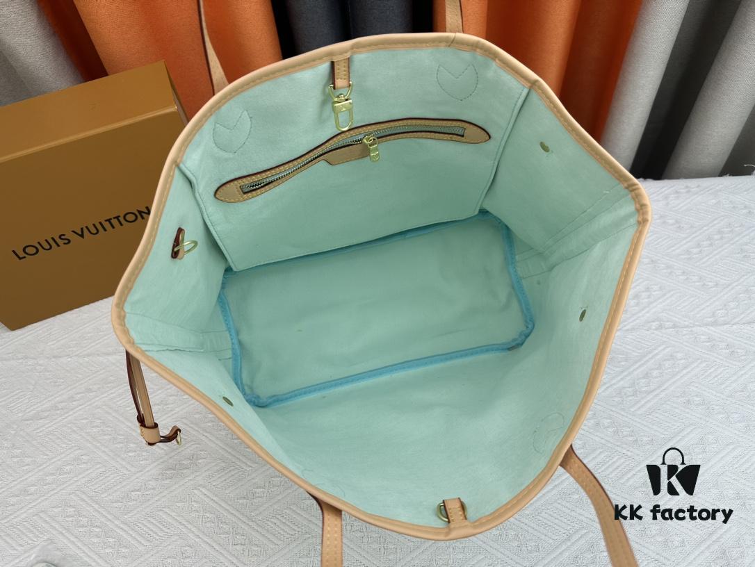 M40995 Medium Shopping Bag 💋💋 Louis Vuitton New Neverfull, A Fresh Take on a Classic Handbag