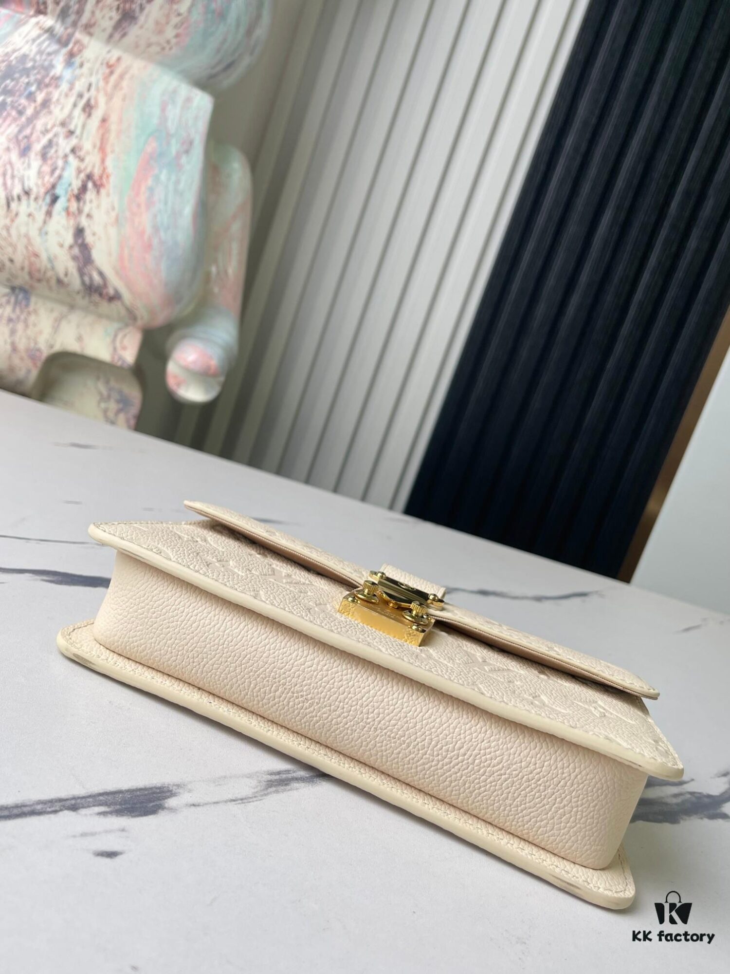 Top-tier Original Surplus, Exclusive Real Photos: M82836 White Full Leather Embossed Wallet On Chain Metis Chain Bag, M82836 82637 Black Embossed